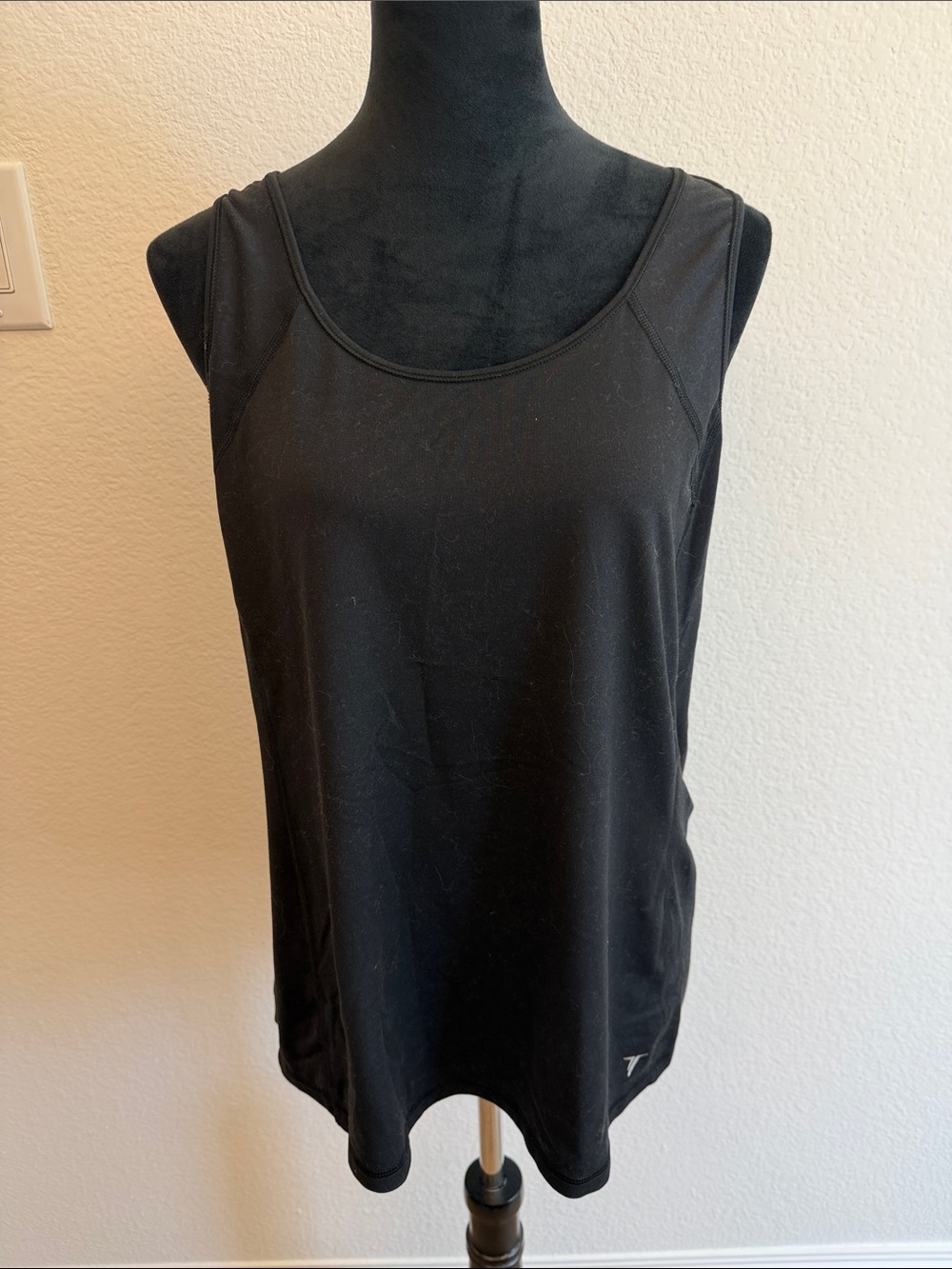 Old Navy Black Scoop Neck Tank